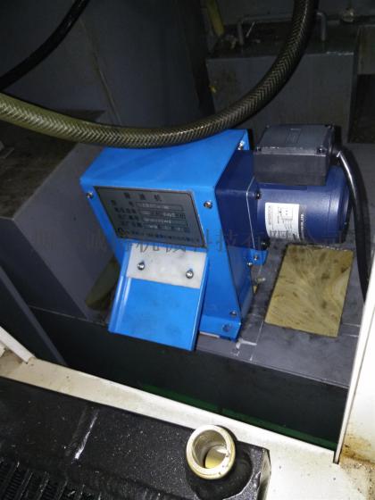 带式撇油机、加工中心撇油机使用流程